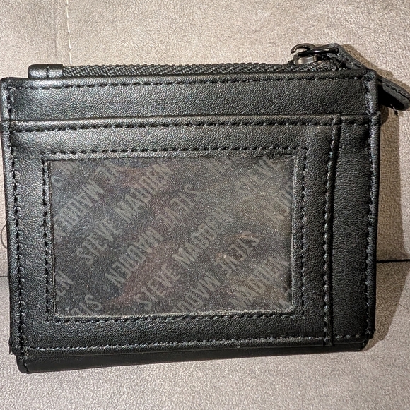 Steve Madden Compact Wallet. - Picture 2 of 6